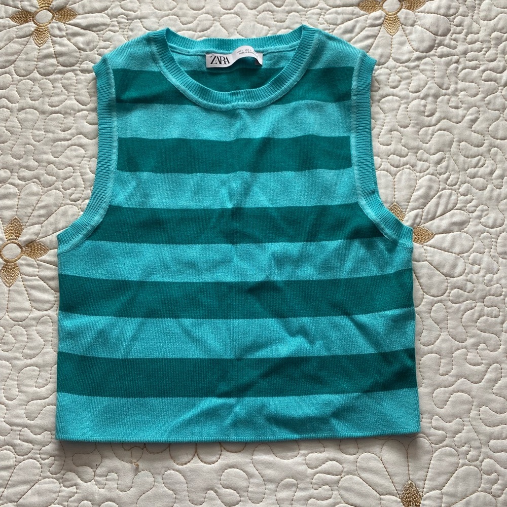 Blue/teal cropped meshed top from Zara